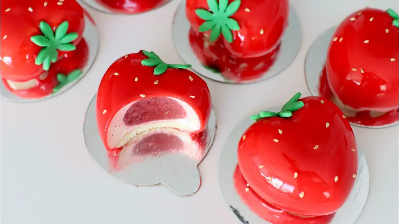 Strawberry mini cake! Easier than you think. Korean Strawberry Mini Mousse Cake. Easier than you think!